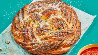 Giant Garlic Knot