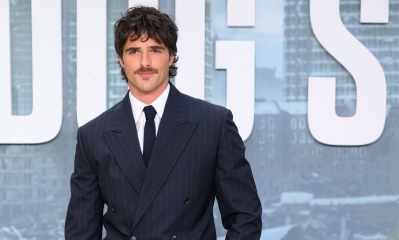 Are Jacob Elordi’s Pants Too Long? Here’s What Expert Tailors Think Are Jacob Elordi’s Pants Too Long? Here’s What Expert Tailors Think