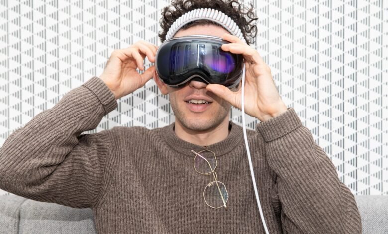 Apple is laying off staffers working on the Vision Pro and Siri Apple is laying off staffers working on the Vision Pro and Siri
