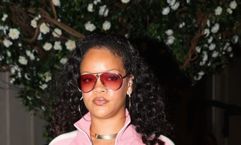 Rihanna Runs It Back in a 2000s-era Rihanna Staple Rihanna Runs It Back in a 2000s-era Rihanna Staple
