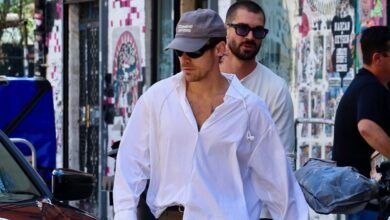 Harry Styles and Zoë Kravitz Do Fall Boyfriend-Summer Girlfriend Style