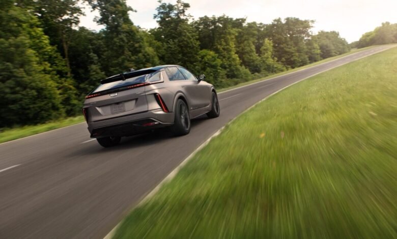GM vehicles under federal scrutiny after hundreds of reports GM vehicles under federal scrutiny after hundreds of reports
