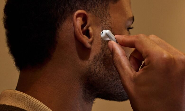 Plaud is launching AI earbuds Plaud is launching AI earbuds