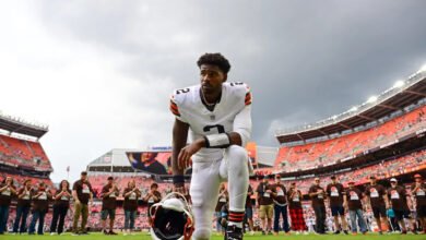 Sheduer Sanders gets last shot to win Browns’ starting QB job, starts fast but throws INT