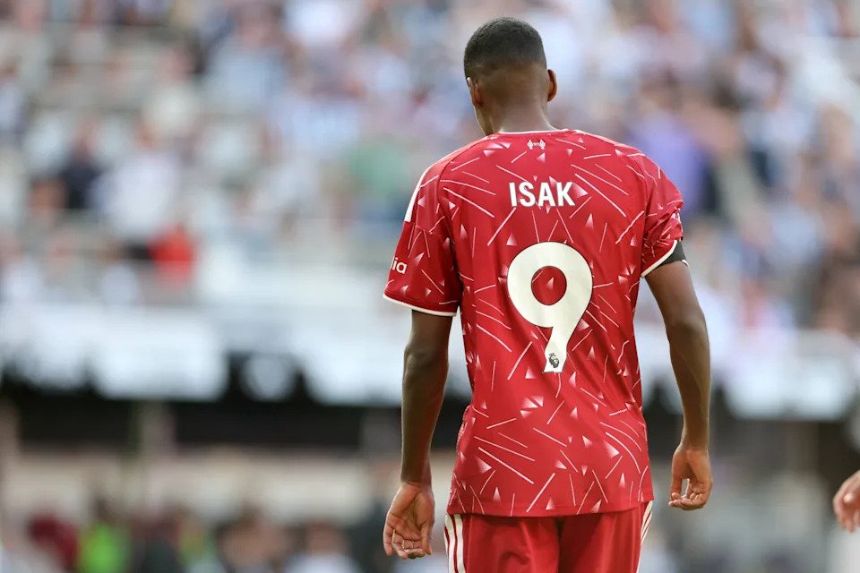 Andoni Iraola reveals why Dominik Szoboszlai took Liverpool’s penalty instead of Alexander Isak