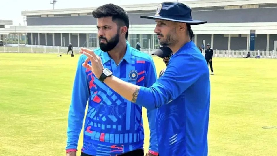'I fought cancer to see my son play for India': Saransh Jain's long road to Test cricket (3)