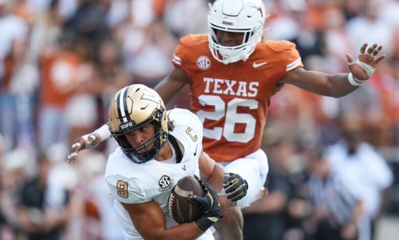 Texas dismisses LB Ty’Anthony Smith for detrimental conduct Texas dismisses LB Ty’Anthony Smith for detrimental conduct