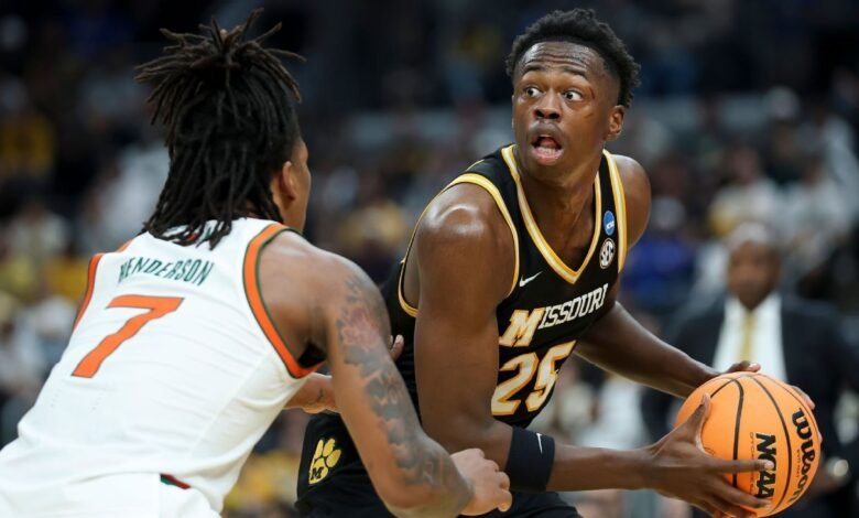 Ex-Mizzou star Mitchell picks Kentucky after judge grants 5th year Ex-Mizzou star Mitchell picks Kentucky after judge grants 5th year
