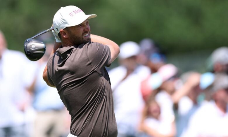 Clark pulls away from McIlroy, Cantlay for 5 Clark pulls away from McIlroy, Cantlay for 5