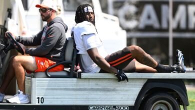 Browns lose DE Wright (Achilles) for season, add DE Barnett