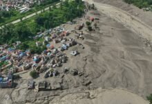 8 dead, hundreds missing as Nepal avalanche triggers flash floods