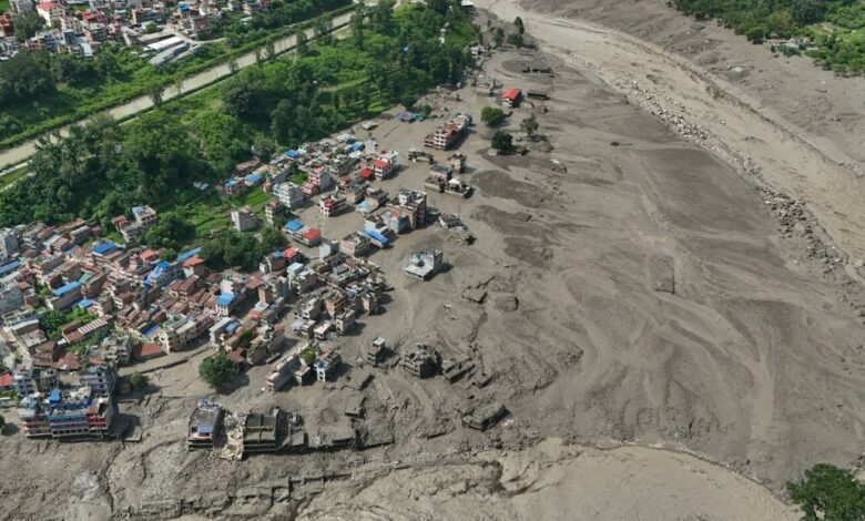 8 dead, hundreds missing as Nepal avalanche triggers flash floods