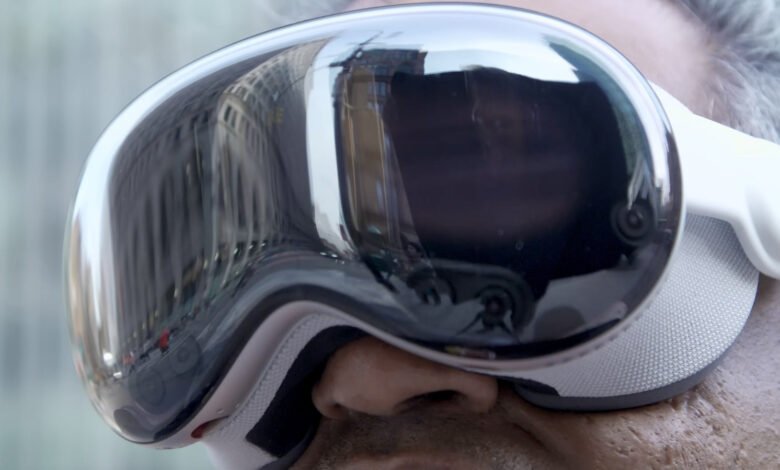 Apple reportedly cut more than 200 jobs across Vision Pro and Siri software teams Apple reportedly cut more than 200 jobs across Vision Pro and Siri software teams
