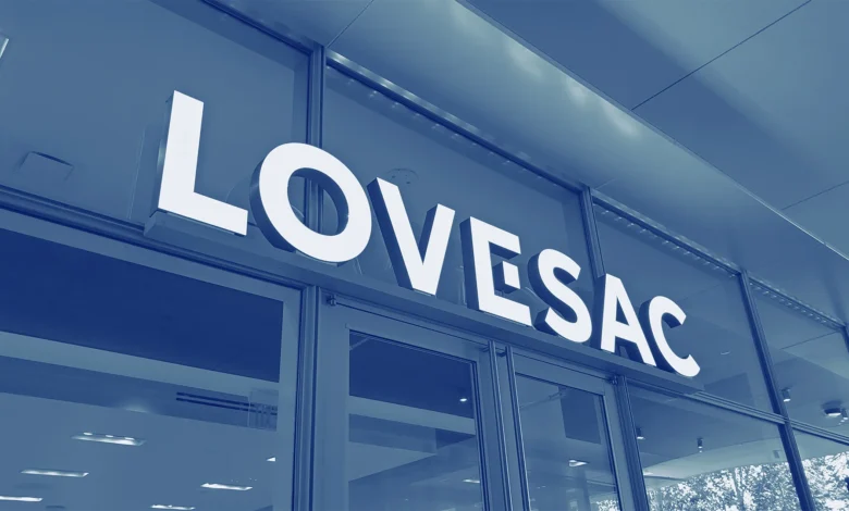 A Comedian’s Viral Joke About Lovesac’s 24-Box Couch Assembly Wasn’t the Problem. The Company’s Response Was A Comedian’s Viral Joke About Lovesac’s 24-Box Couch Assembly Wasn’t the Problem. The Company’s Response Was