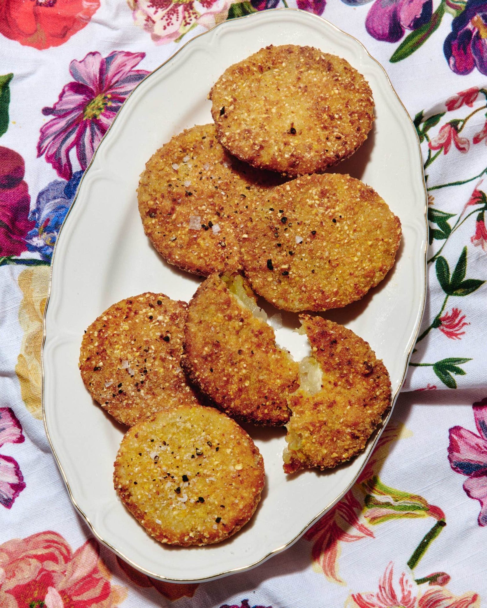 Salt-and-Pepper Fried Green Tomatoes Salt-and-Pepper Fried Green Tomatoes