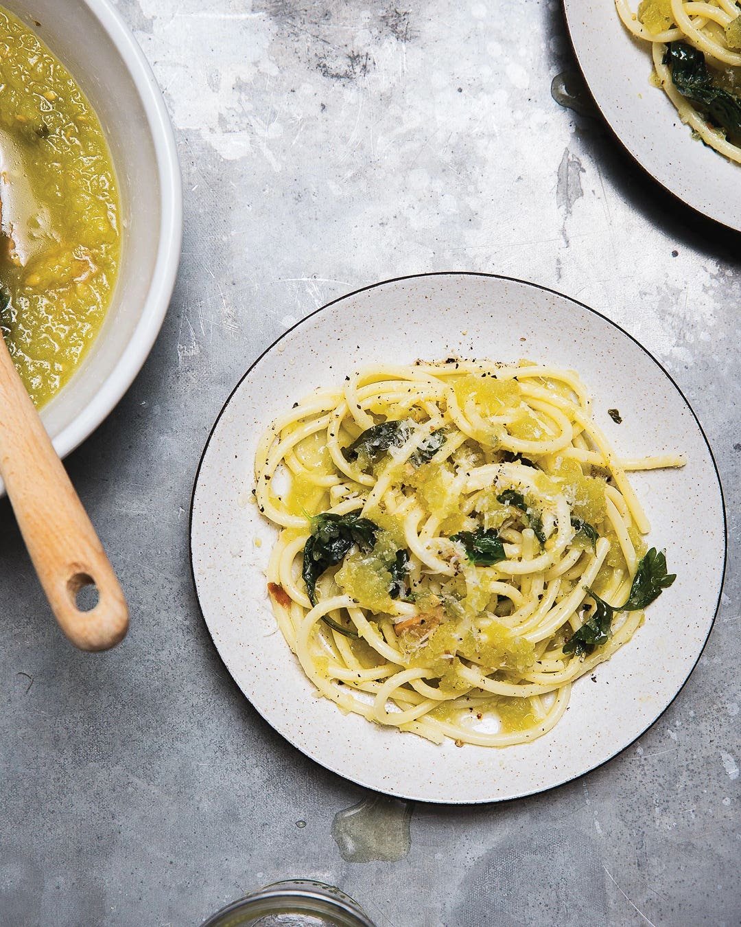 Spaghetti With Green Tomato Sauce Spaghetti With Green Tomato Sauce