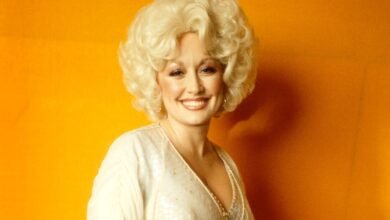 15 Charming Dolly Parton Quotes on Life, Love, and Everything In Between
