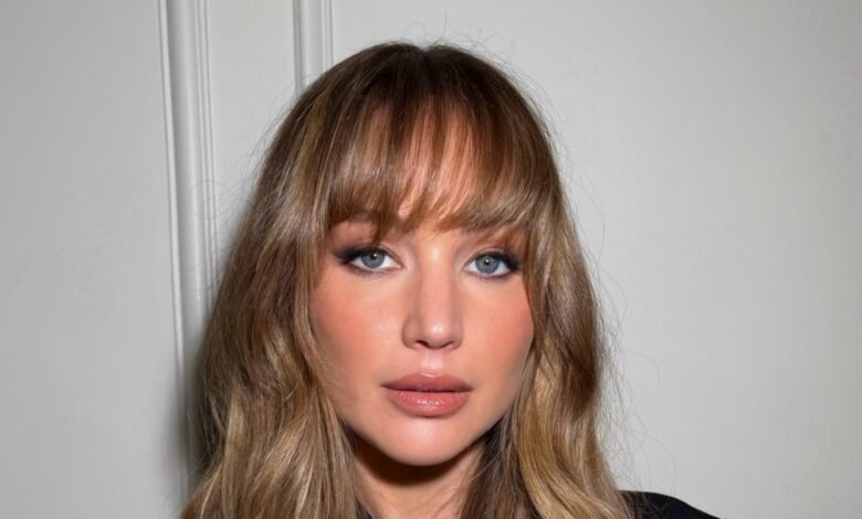 Jennifer Lawrence Debuts Butterfly Bangs Just in Time for Fall Jennifer Lawrence Debuts Butterfly Bangs Just in Time for Fall