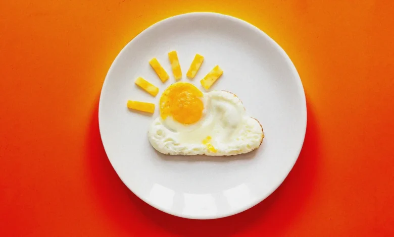 People Who Eat Breakfast Tend to Be Healthier People Who Eat Breakfast Tend to Be Healthier
