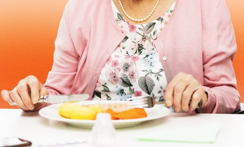 Memory Loss Is Not Always the First Sign of Dementia. Doctors Say to Watch for These 8 Eating Changes