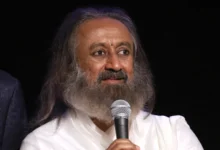 Sri Sri Ravi Shankar Says the Happiest People in the World Do 1 Thing