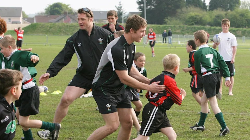 Wales internationals Ian Gough and Leigh Halfpenny deliver a coaching session at Gorseinon RFC