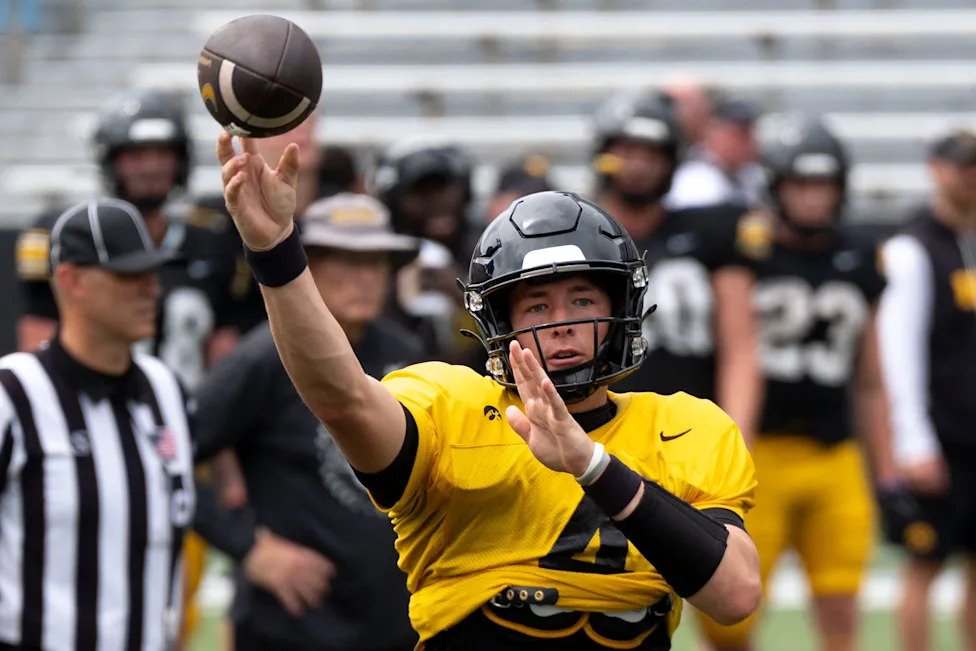 Trio of Iowa football legends named to USA TODAY's all (14)
