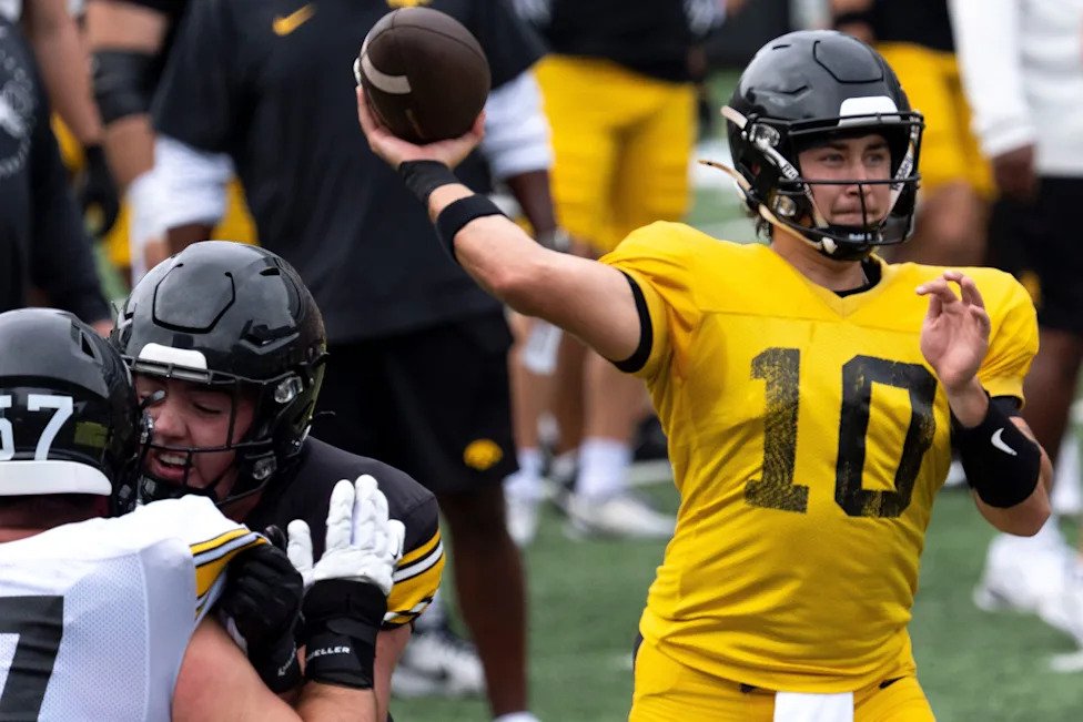 Trio of Iowa football legends named to USA TODAY's all (7)