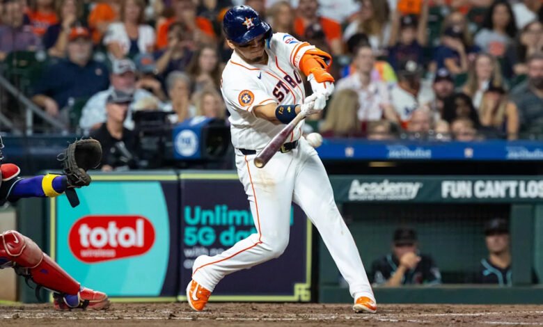 Astros Blow Late Lead, Fall to Diamondbacks 4 Astros Blow Late Lead, Fall to Diamondbacks 4