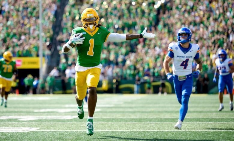 Dante Moore throws 3 TDs as Oregon survives Boise State Dante Moore throws 3 TDs as Oregon survives Boise State
