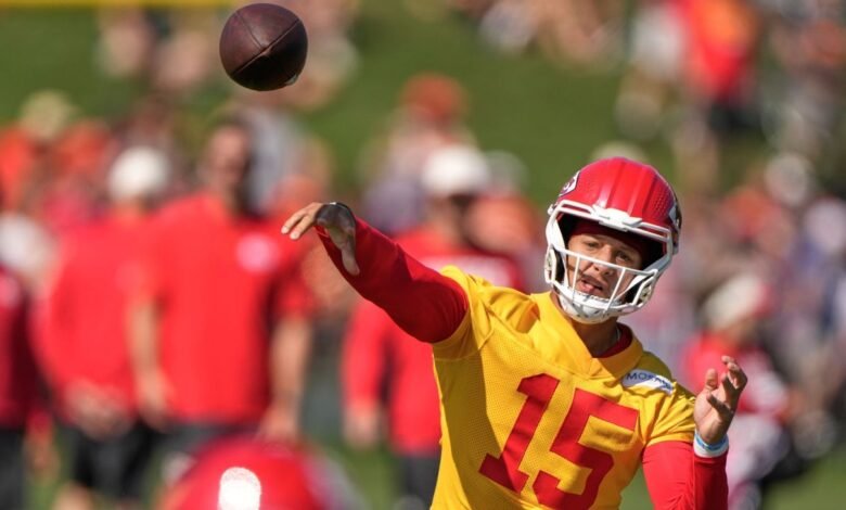 Patrick Mahomes expected to start Chiefs’ opener vs. Broncos on MNF