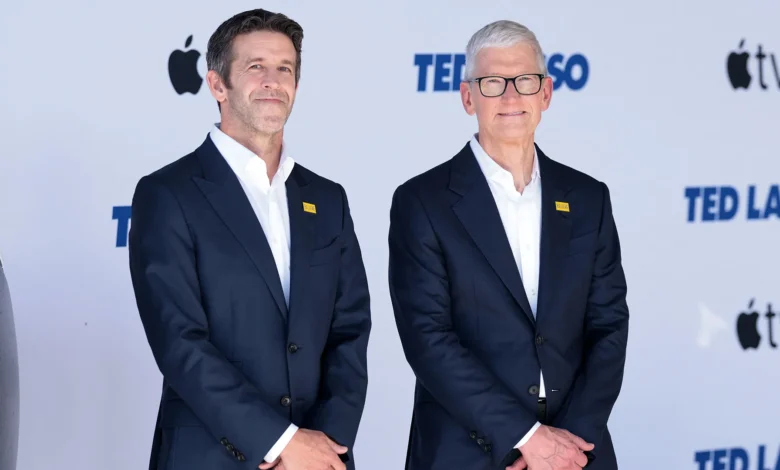 Apple’s New CEO Pay Package Is Worth Million, Putting Him Just Outside the Top 20 Apple’s New CEO Pay Package Is Worth Million, Putting Him Just Outside the Top 20