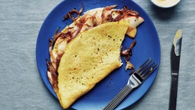 Cheesy Apple Omelet
