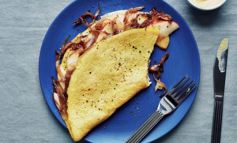 Cheesy Apple Omelet Cheesy Apple Omelet