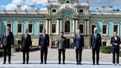 Zelenskyy rallies allies as Putin stalls in potential ceasefire deal