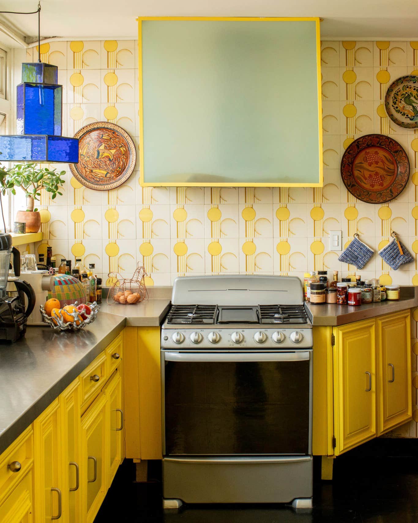 Inside a Mexico City Design Couple’s Old-Meets-New Kitchen Inside a Mexico City Design Couple’s Old-Meets-New Kitchen
