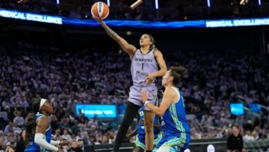Williams’ leads cost from 16 down, places Valkyries in WNBA semis