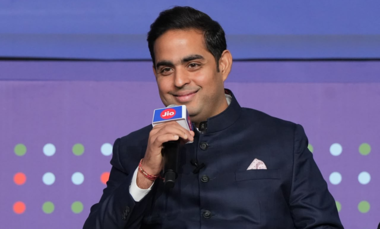 Jio shares surge 21% in market debut after blockbuster India IPO Jio shares surge 21% in market debut after blockbuster India IPO