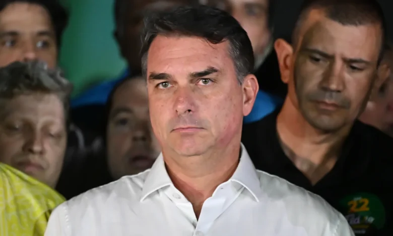 U.S. to problem visas to Flávio Bolsonaro as his whereabouts stay unclear